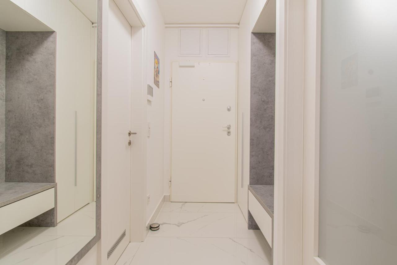 Flexible Selfcheckins 42 - Zagreb - Luxury - Garage Parking - Loggia - Brand Newアパートメント エクステリア 写真