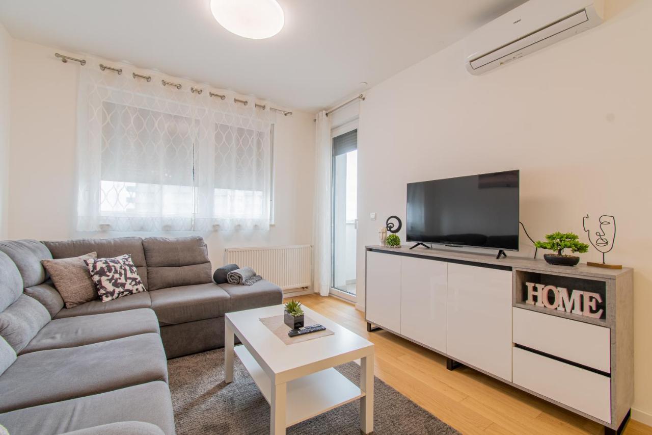 Flexible Selfcheckins 42 - Zagreb - Luxury - Garage Parking - Loggia - Brand Newアパートメント エクステリア 写真